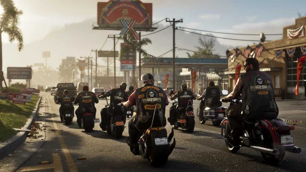 Motorcykelgäng i västar med dödskallemärken kör längs en solig gata med palmer, reklamskyltar och flaggor i Grand Theft Auto VI.