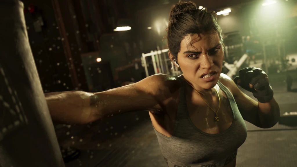 Lucia i GTA VI slår på en boxningssäck på ett slitet gym, svettig och med sammanbitet ansikte och svarta handskar.