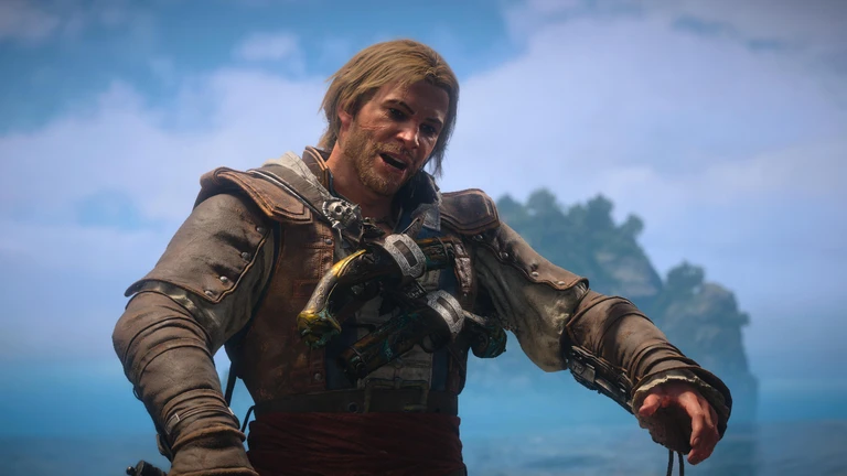 Edward Kenway i Assassin's Creed Black Flag Resynced pratar med en lätt lutad hållning, med pistoler i bröstbandet och ett klippigt ö-parti mot blå himmel bakom sig.