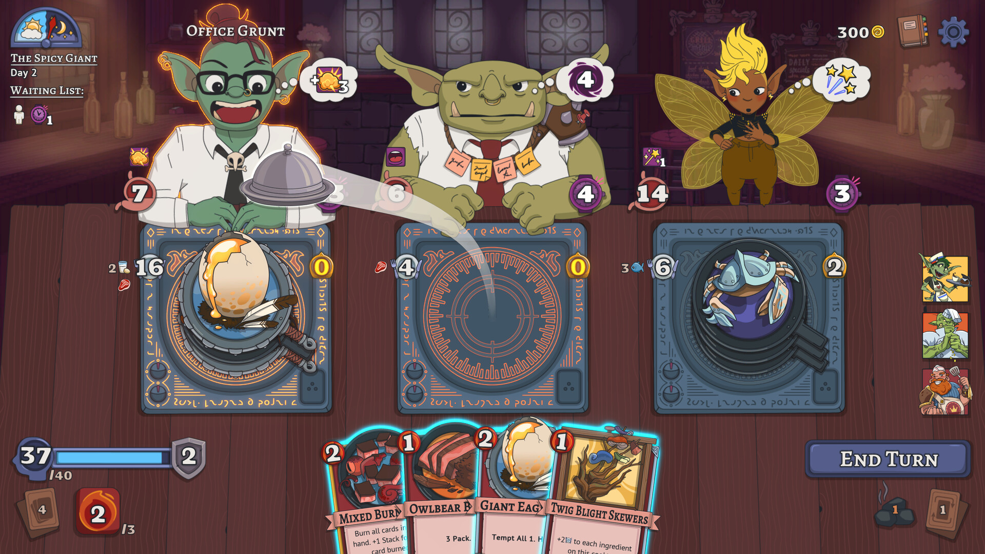 Tecknad kortspelsscen på en krog där en leende grön goblin med glasögon, en större goblin och en bbevingad älva väntar på mat. Spelarens kort ligger i handen, och ett ägg steks i en panna.