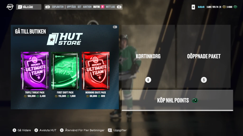 HUT Store i NHL 27 där tre kortpaket säljs: Triple Threat Pack, First Shift Pack och Morning Skate Pack. Bredvid syns menyvalen Kortinkorg, Öppnade paket och Köp NHL Points.