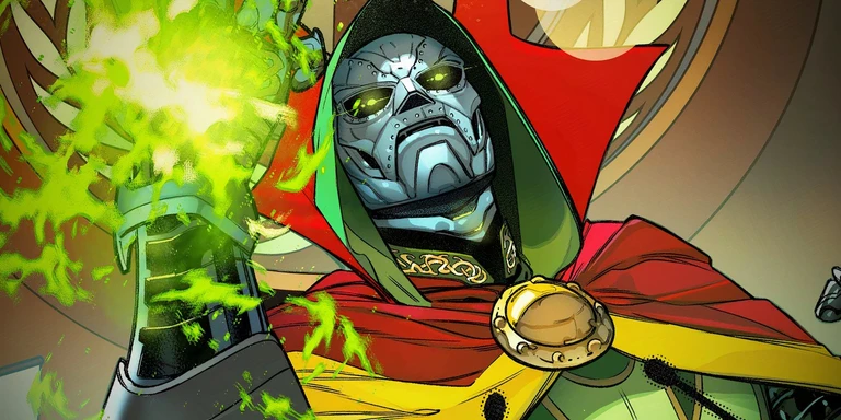Doctor Doom i metallmask, grön huva och röd kappa lyfter en pansarklädd arm som sprakar av grön energi, i serietidningsteckning.