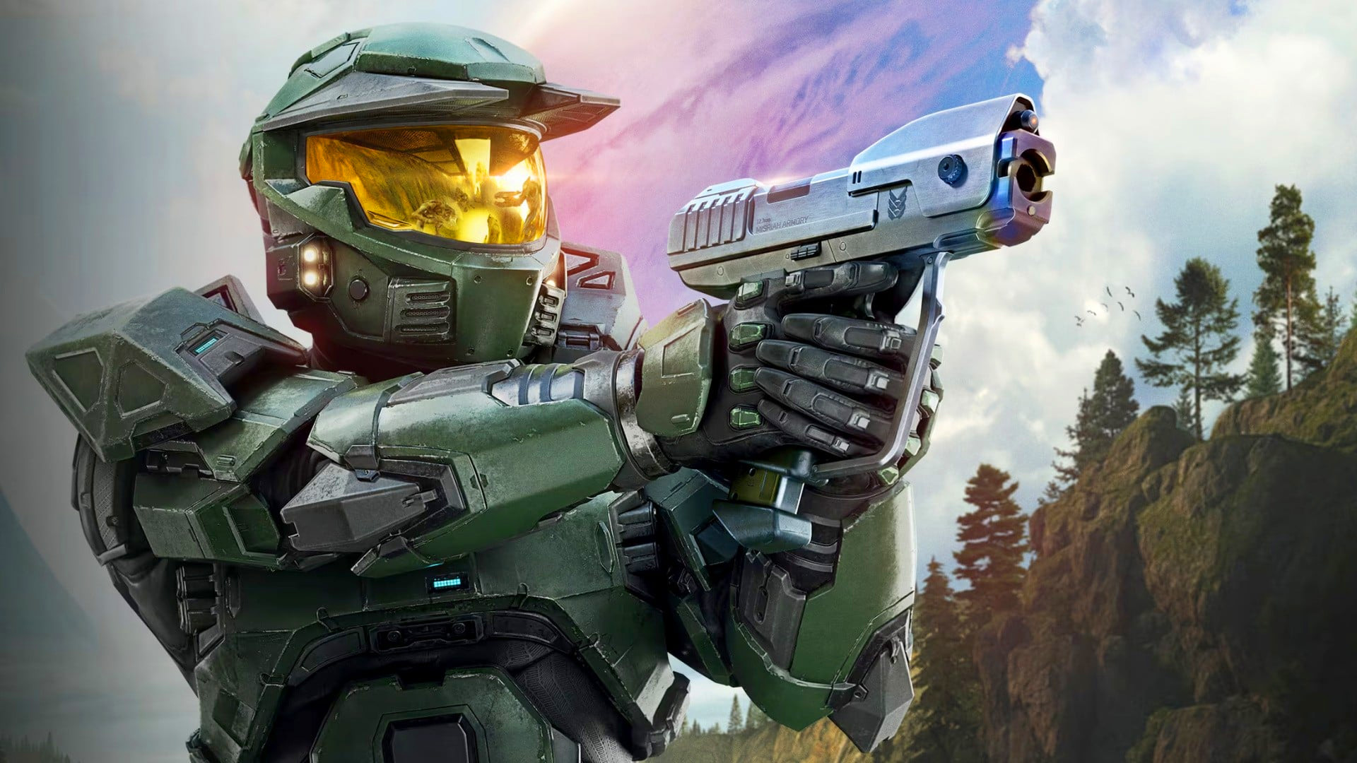 Master Chief i grön rustning med gulskimrande visir riktar en pistol mot sidan, med skog, klippor och en planet på himlen bakom sig i Halo: Campaign Evolved.