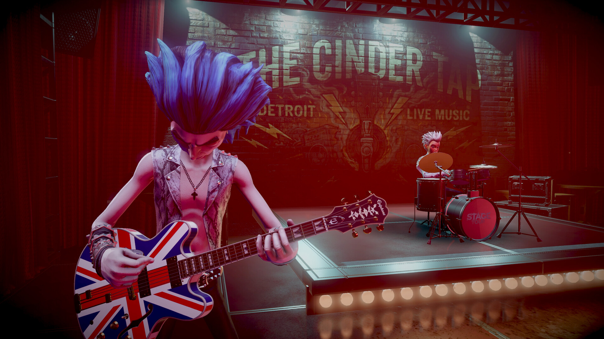 Stage Tour: en stiliserad gitarrist med blått piggigt hår spelar en gitarr med brittisk flagga på en scen, medan en trummis syns i bakgrunden på klubben The Cinder Tap.
